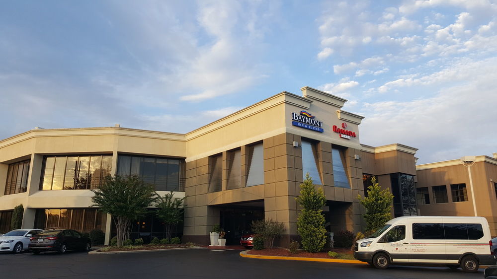 Baymont By Wyndham Fayetteville Fort Bragg Area Exterior photo